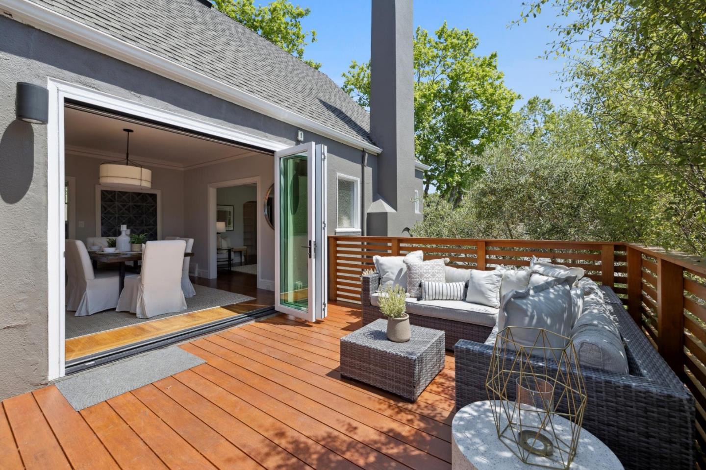 Detail Gallery Image 21 of 55 For 2200 Hillside Dr, Burlingame,  CA 94010 - 3 Beds | 1/2 Baths