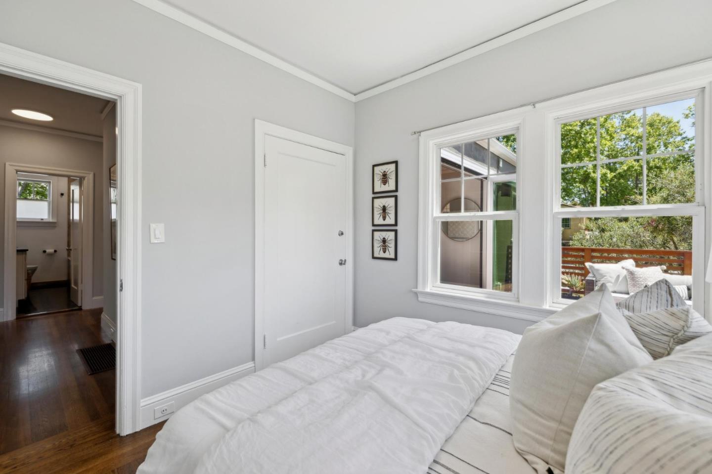 Detail Gallery Image 32 of 55 For 2200 Hillside Dr, Burlingame,  CA 94010 - 3 Beds | 1/2 Baths