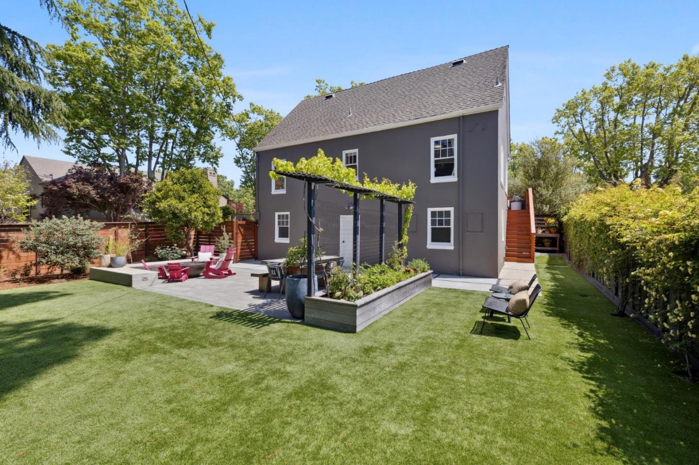Detail Gallery Image 39 of 55 For 2200 Hillside Dr, Burlingame,  CA 94010 - 3 Beds | 1/2 Baths