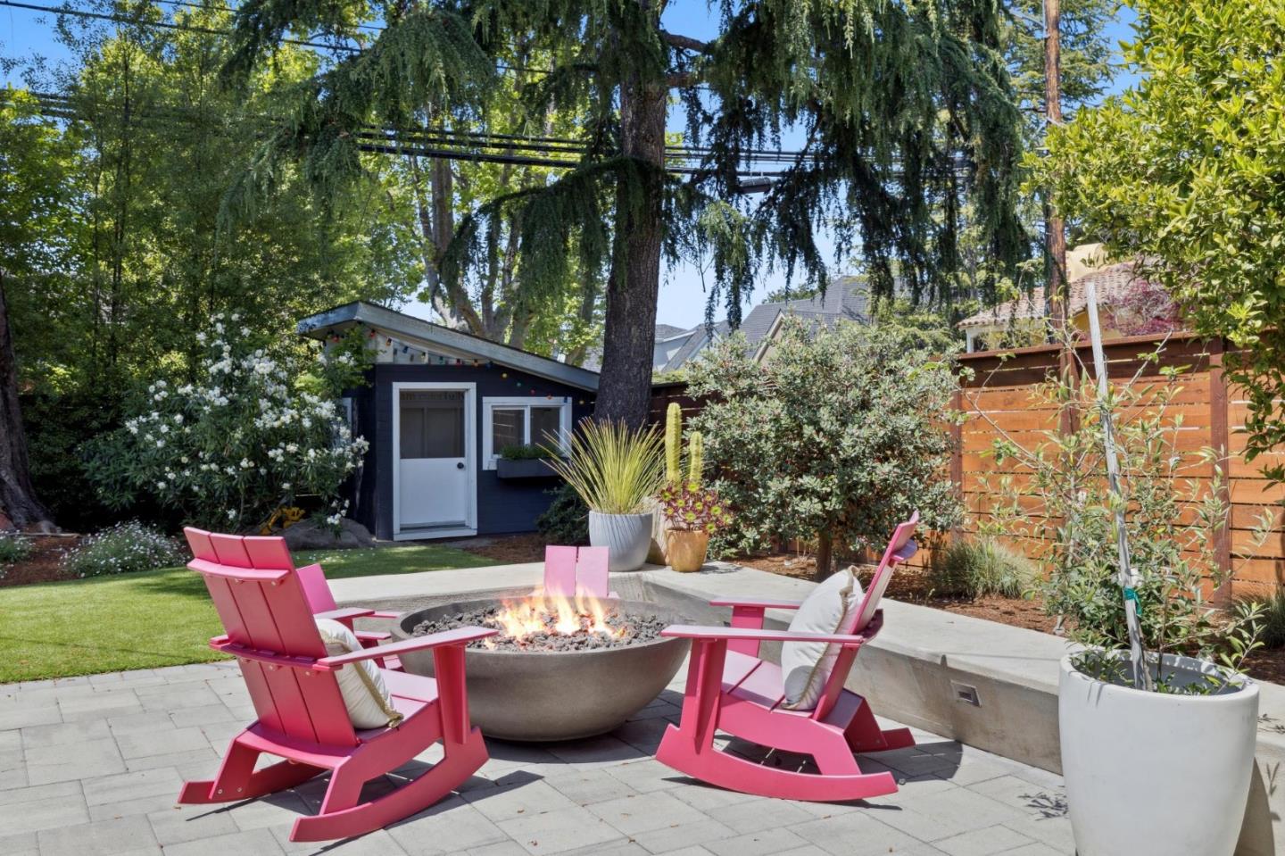 Detail Gallery Image 43 of 55 For 2200 Hillside Dr, Burlingame,  CA 94010 - 3 Beds | 1/2 Baths