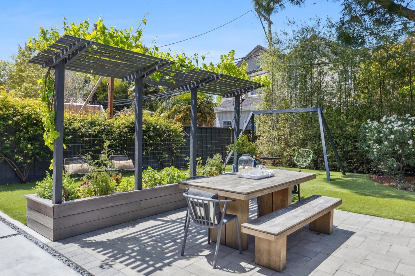 Detail Gallery Image 48 of 55 For 2200 Hillside Dr, Burlingame,  CA 94010 - 3 Beds | 1/2 Baths