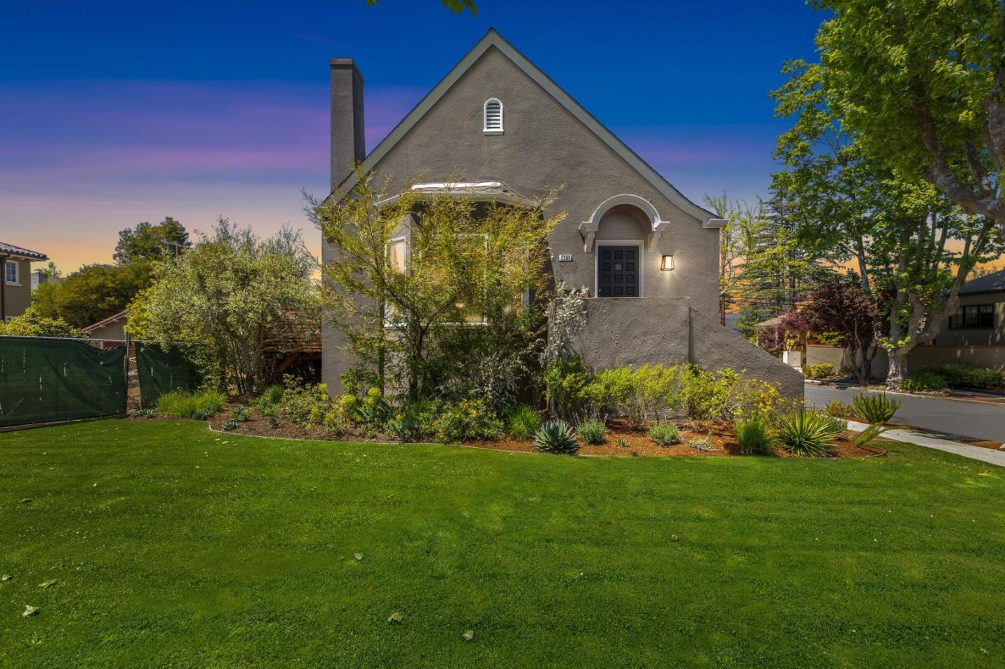Detail Gallery Image 53 of 55 For 2200 Hillside Dr, Burlingame,  CA 94010 - 3 Beds | 1/2 Baths