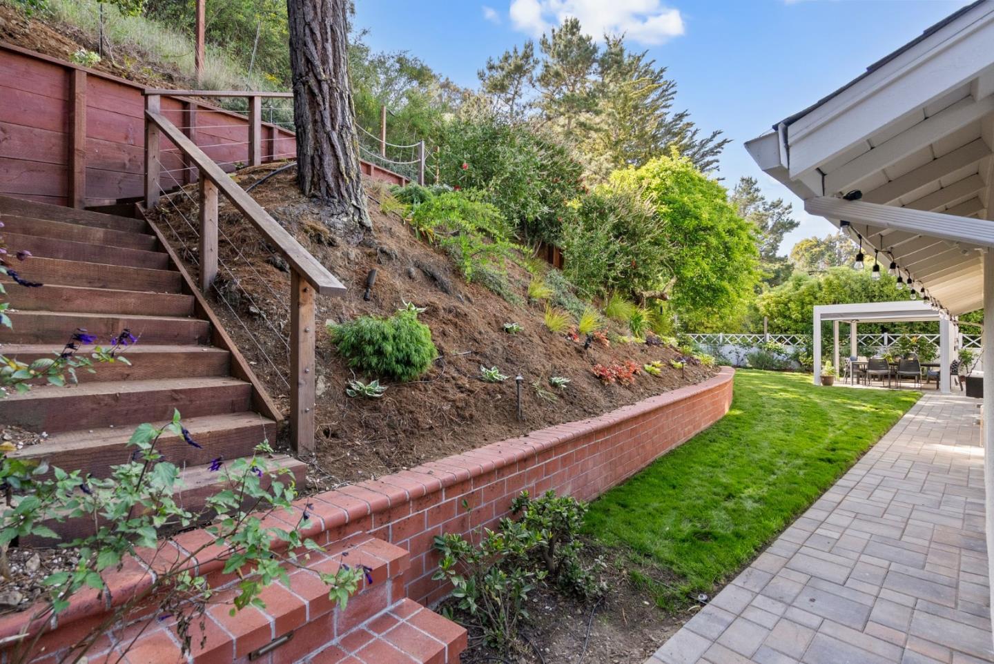 Detail Gallery Image 32 of 42 For 2811 Hallmark Dr, Belmont,  CA 94002 - 4 Beds | 3 Baths