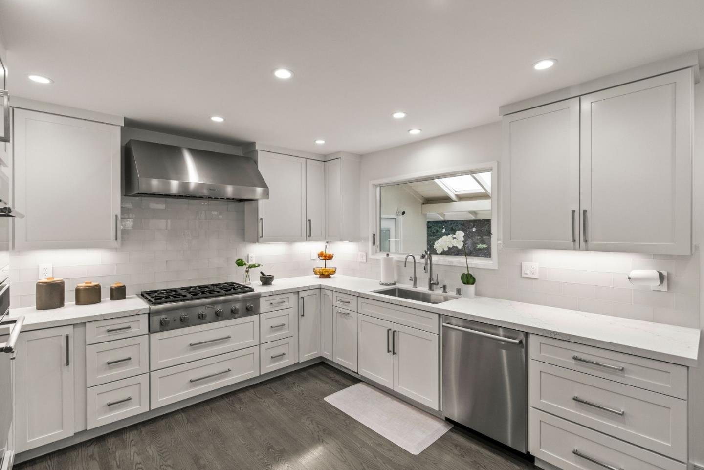 Detail Gallery Image 7 of 42 For 2811 Hallmark Dr, Belmont,  CA 94002 - 4 Beds | 3 Baths