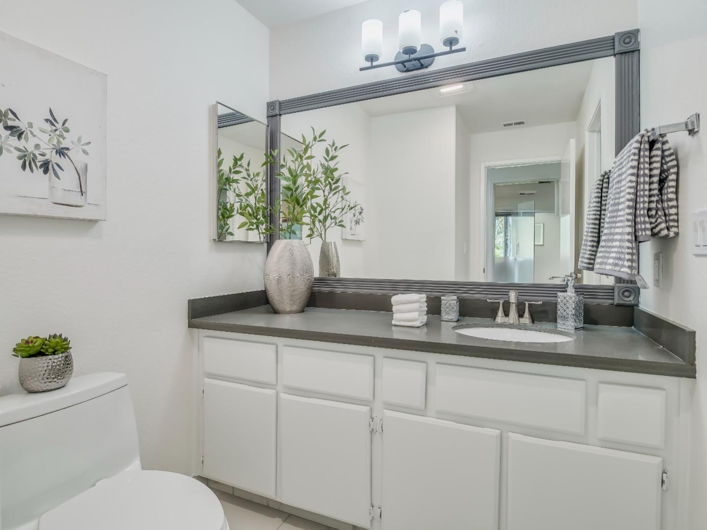 Detail Gallery Image 14 of 25 For 2202 La Terrace Cir, San Jose,  CA 95123 - 2 Beds | 1 Baths