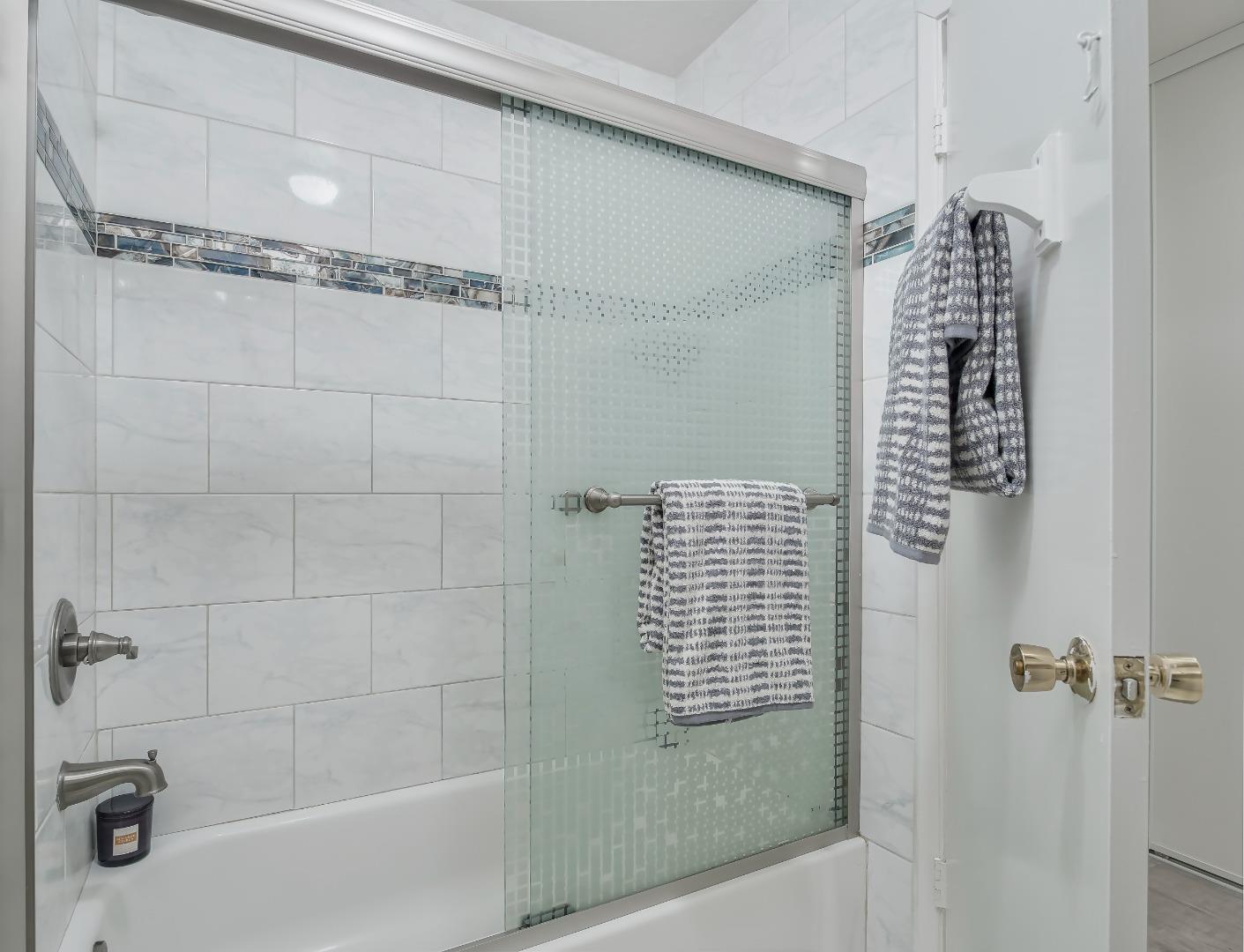 Detail Gallery Image 16 of 25 For 2202 La Terrace Cir, San Jose,  CA 95123 - 2 Beds | 1 Baths