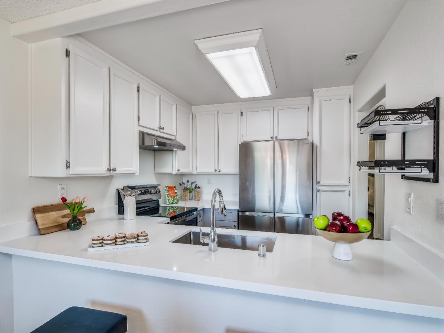 Detail Gallery Image 2 of 25 For 2202 La Terrace Cir, San Jose,  CA 95123 - 2 Beds | 1 Baths