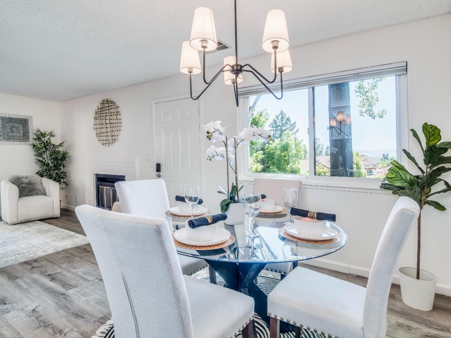 Detail Gallery Image 5 of 25 For 2202 La Terrace Cir, San Jose,  CA 95123 - 2 Beds | 1 Baths