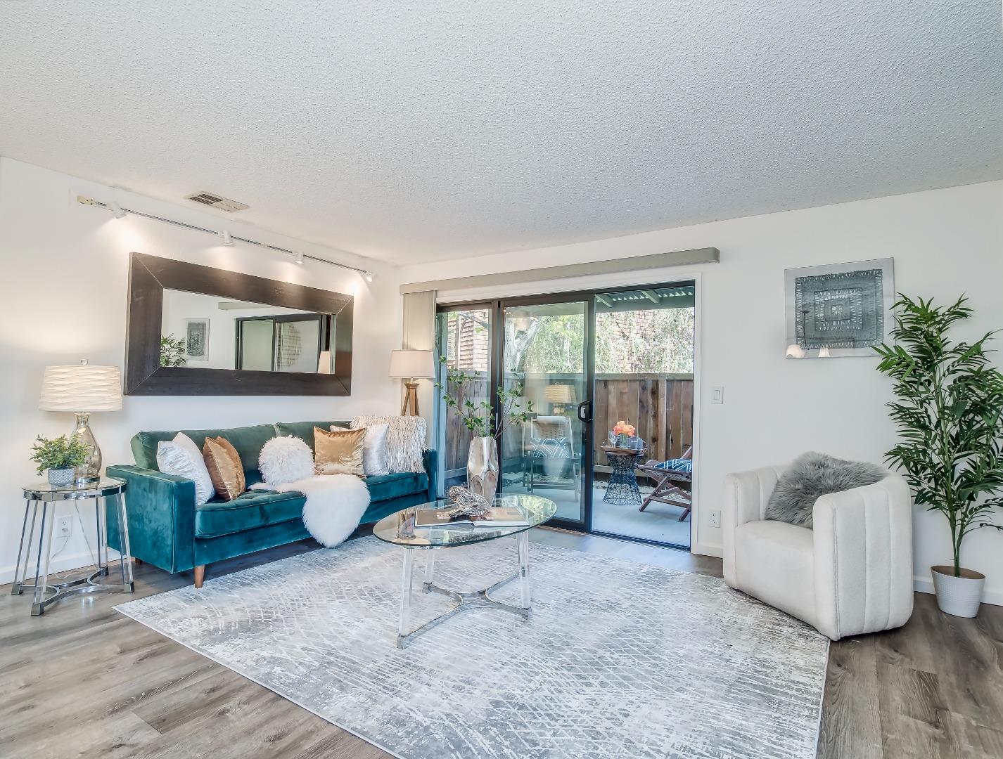Detail Gallery Image 6 of 25 For 2202 La Terrace Cir, San Jose,  CA 95123 - 2 Beds | 1 Baths