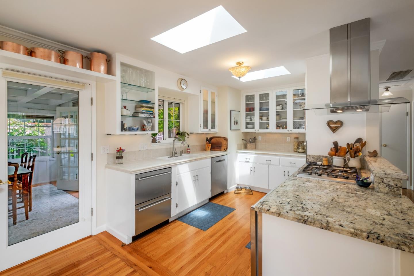 Detail Gallery Image 7 of 22 For 111 Farley Dr, Aptos,  CA 95003 - 3 Beds | 2 Baths