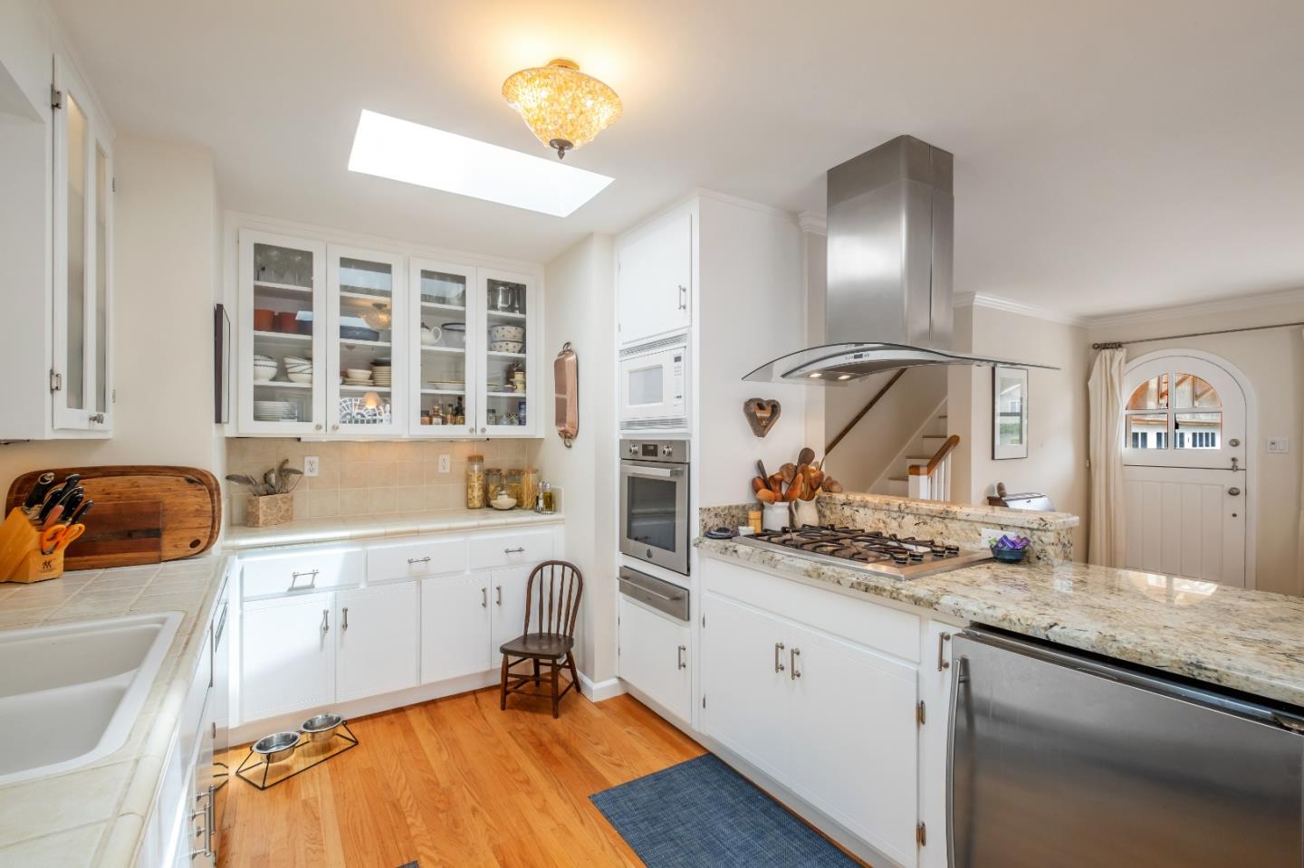 Detail Gallery Image 8 of 22 For 111 Farley Dr, Aptos,  CA 95003 - 3 Beds | 2 Baths