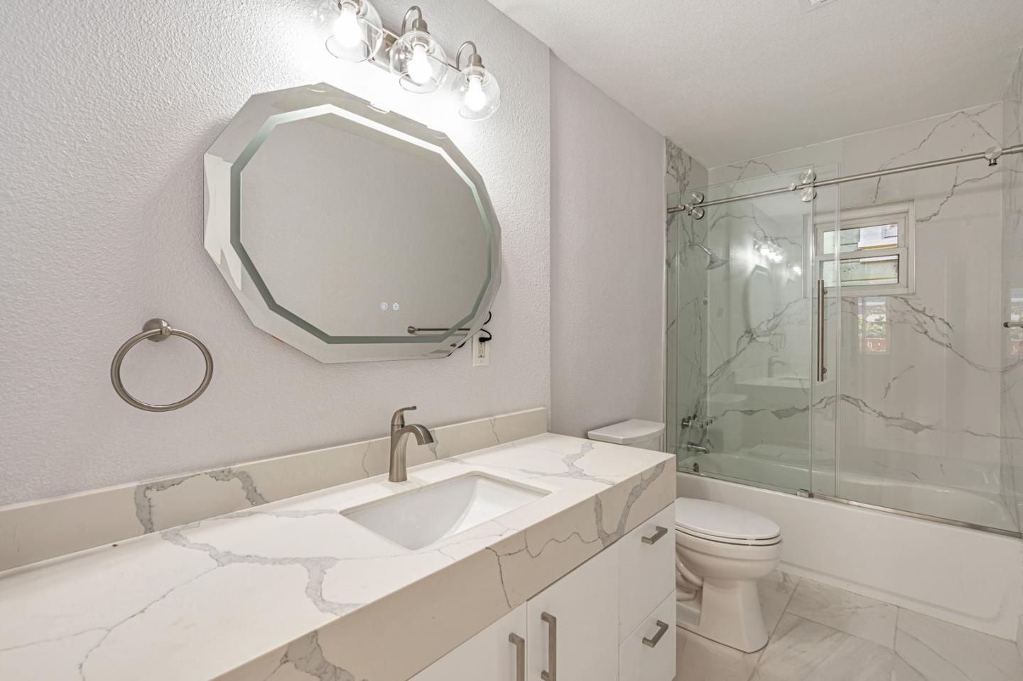 Detail Gallery Image 27 of 37 For 1081 65th St, Emeryville,  CA 94608 - 2 Beds | 2 Baths