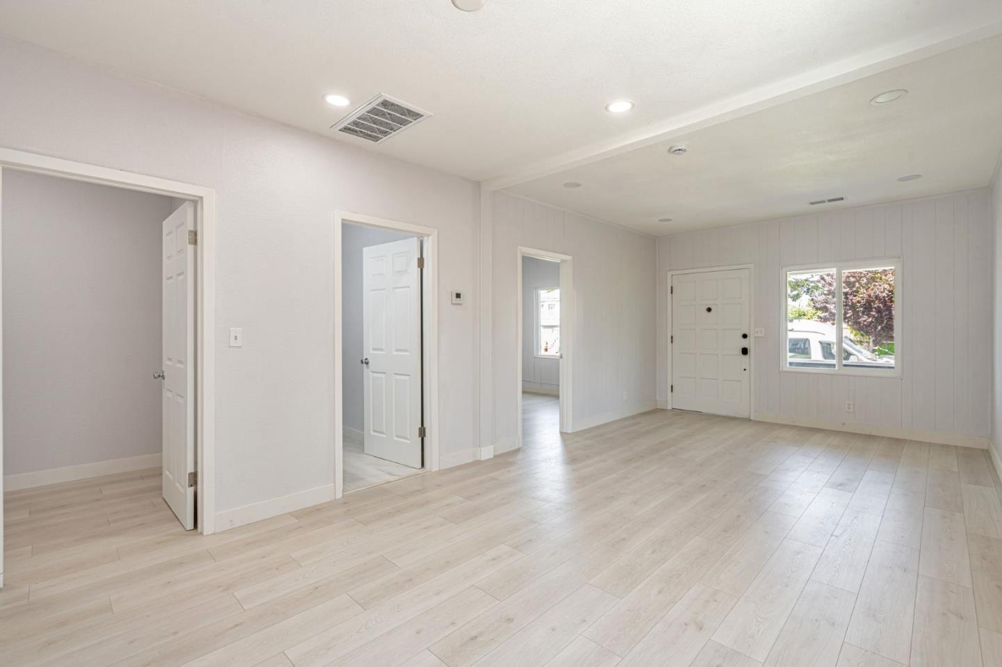 Detail Gallery Image 9 of 37 For 1081 65th St, Emeryville,  CA 94608 - 2 Beds | 2 Baths