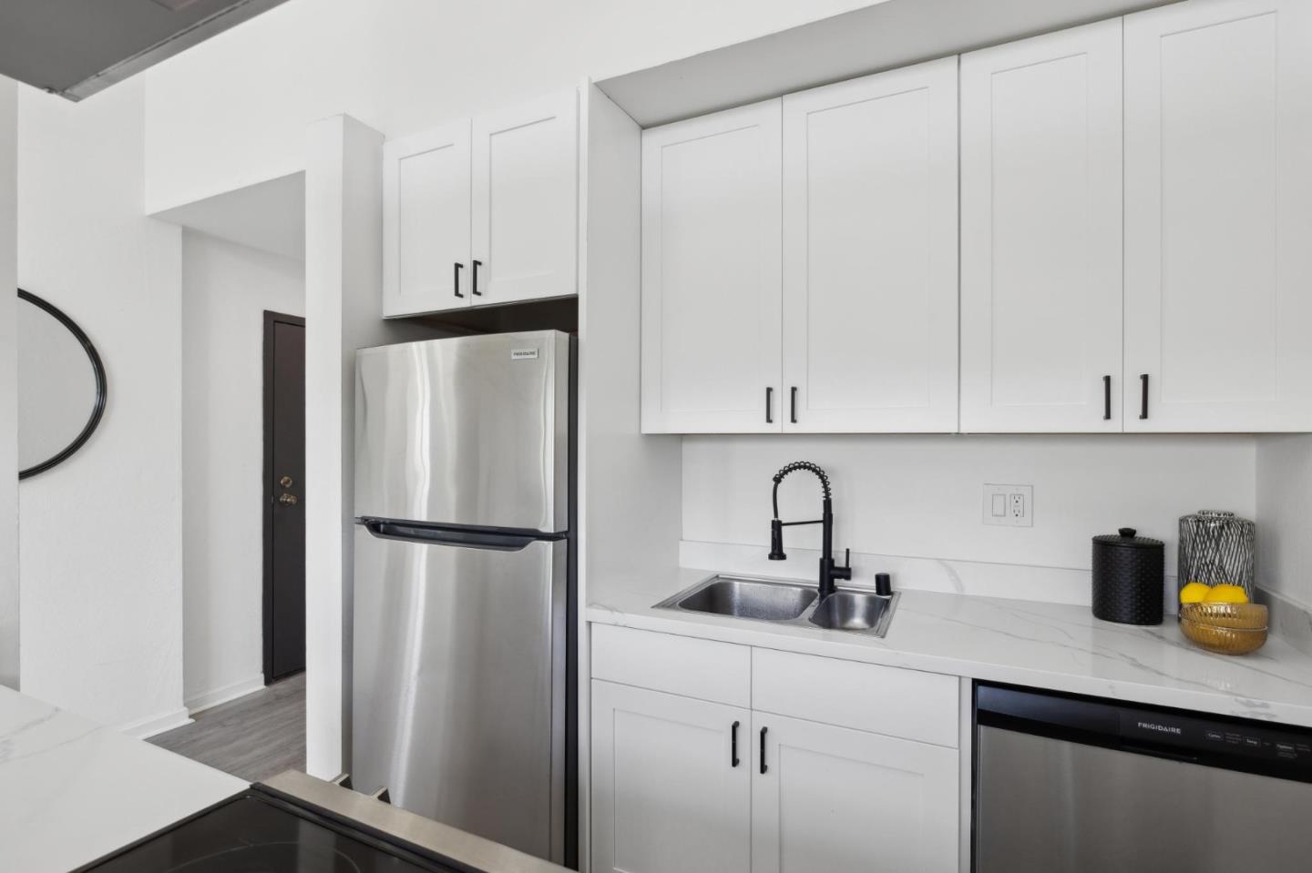 Detail Gallery Image 11 of 38 For 1 Appian Way #703-2,  South San Francisco,  CA 94080 - 3 Beds | 2 Baths