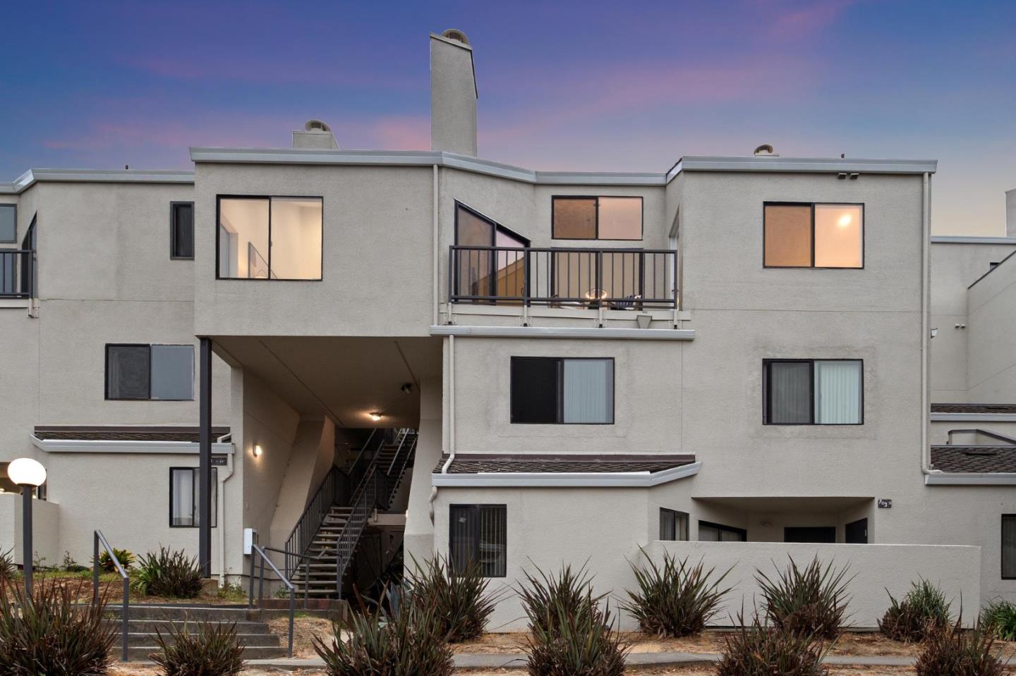 Detail Gallery Image 26 of 38 For 1 Appian Way #703-2,  South San Francisco,  CA 94080 - 3 Beds | 2 Baths