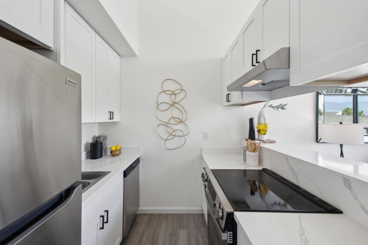 Detail Gallery Image 9 of 38 For 1 Appian Way #703-2,  South San Francisco,  CA 94080 - 3 Beds | 2 Baths