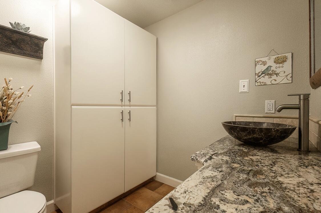 Detail Gallery Image 10 of 27 For 1262 W Flora Ave, Reedley,  CA 93654 - 3 Beds | 2/1 Baths