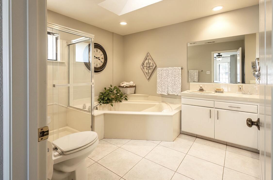 Detail Gallery Image 16 of 27 For 1262 W Flora Ave, Reedley,  CA 93654 - 3 Beds | 2/1 Baths