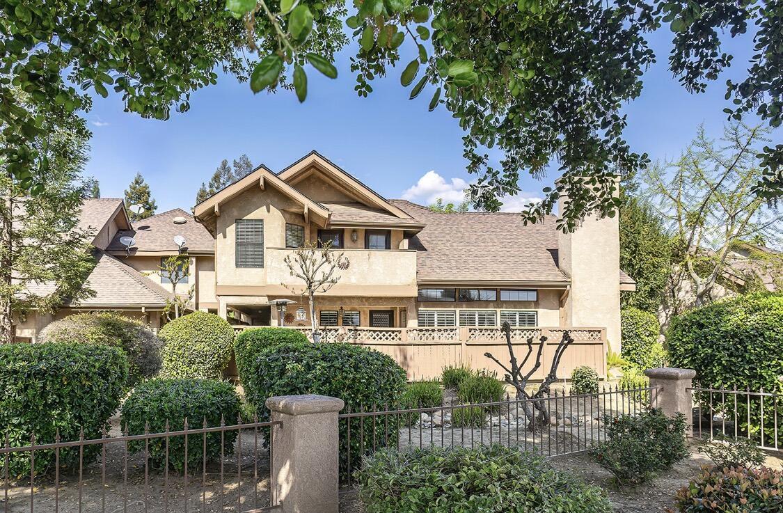 Detail Gallery Image 3 of 27 For 1262 W Flora Ave, Reedley,  CA 93654 - 3 Beds | 2/1 Baths