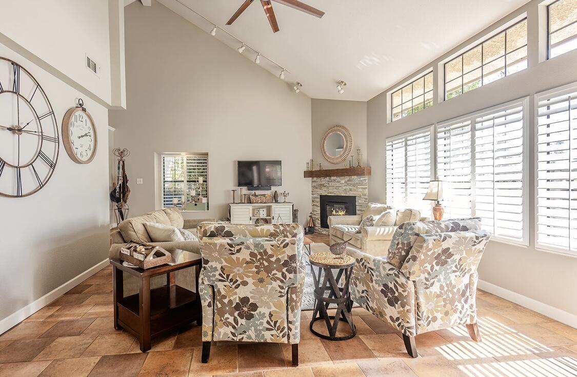 Detail Gallery Image 5 of 27 For 1262 W Flora Ave, Reedley,  CA 93654 - 3 Beds | 2/1 Baths