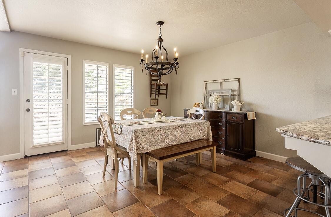 Detail Gallery Image 7 of 27 For 1262 W Flora Ave, Reedley,  CA 93654 - 3 Beds | 2/1 Baths