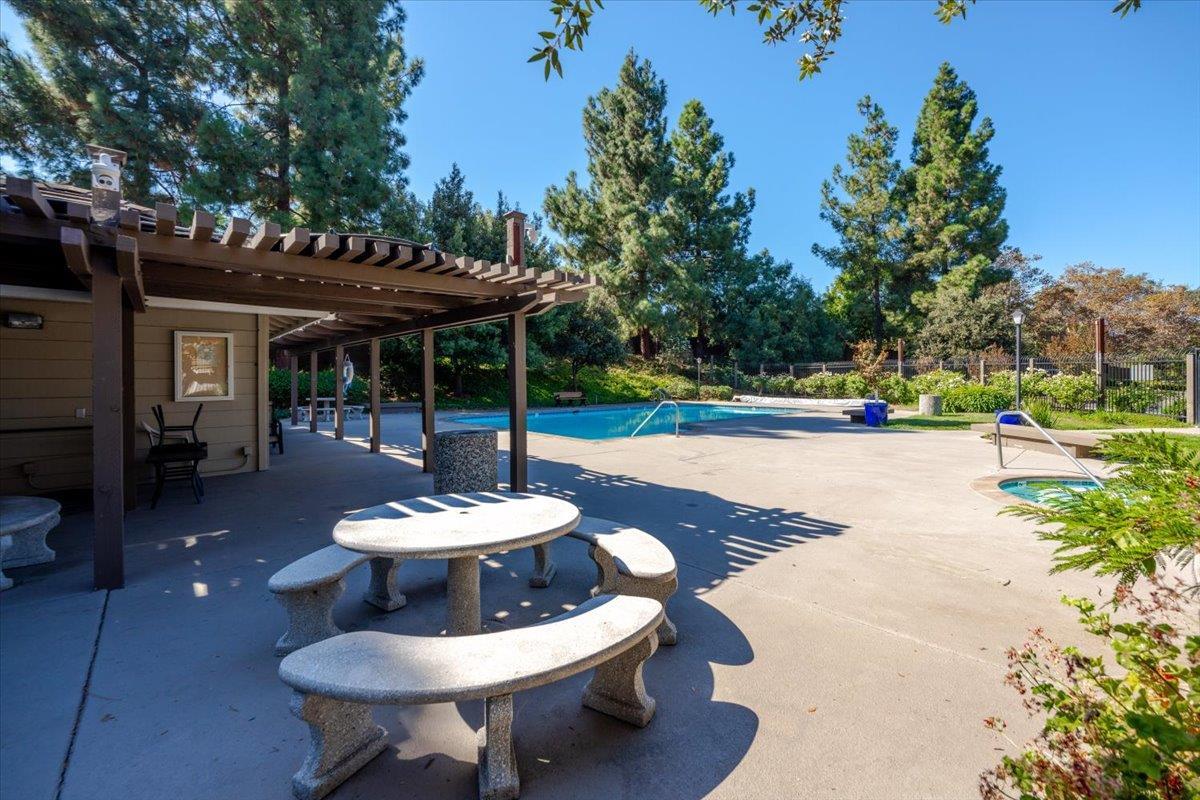 Detail Gallery Image 24 of 45 For 2624 Yerba Vista Ct, San Jose,  CA 95121 - 2 Beds | 2 Baths