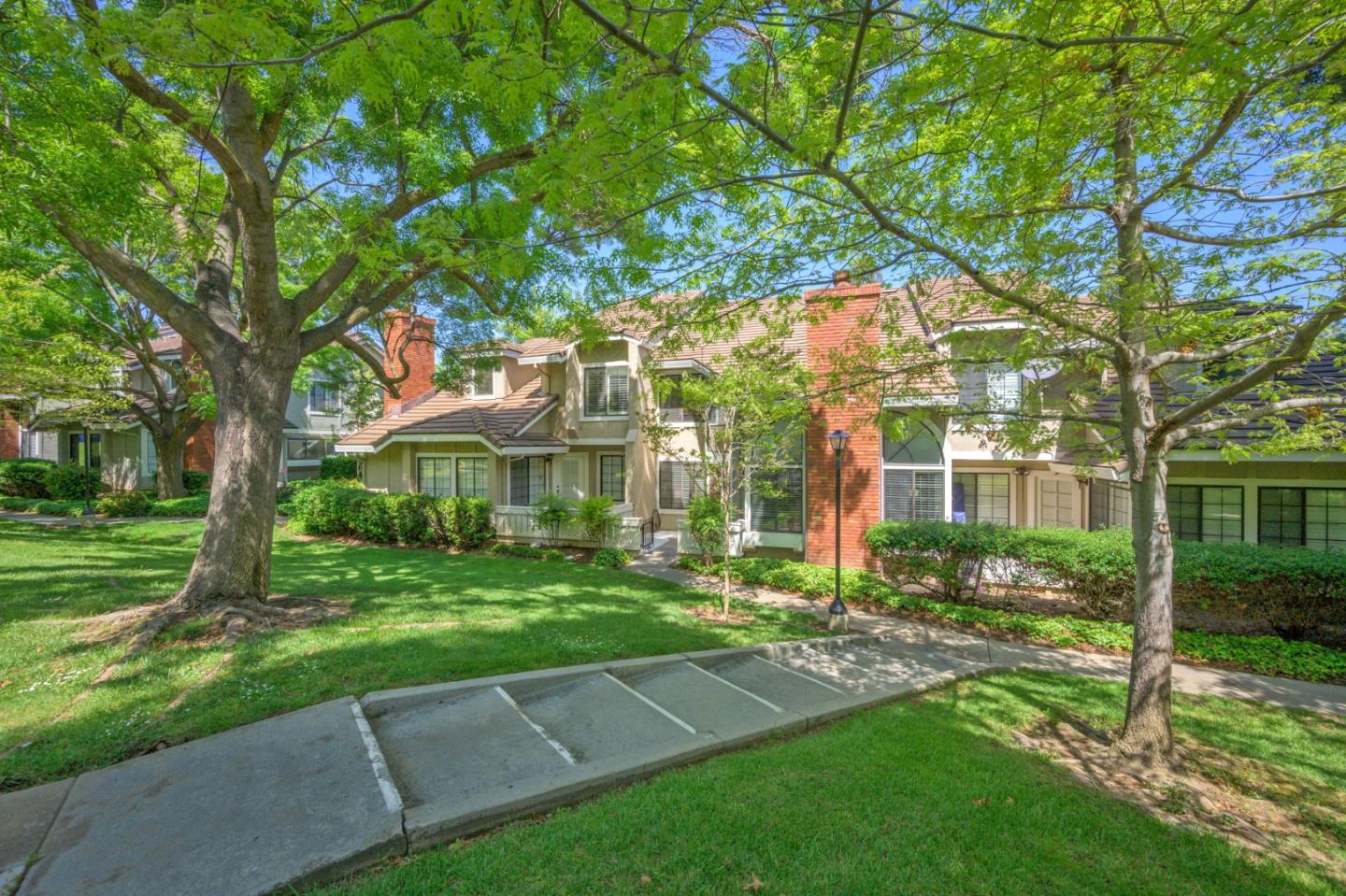 Detail Gallery Image 31 of 45 For 2624 Yerba Vista Ct, San Jose,  CA 95121 - 2 Beds | 2 Baths