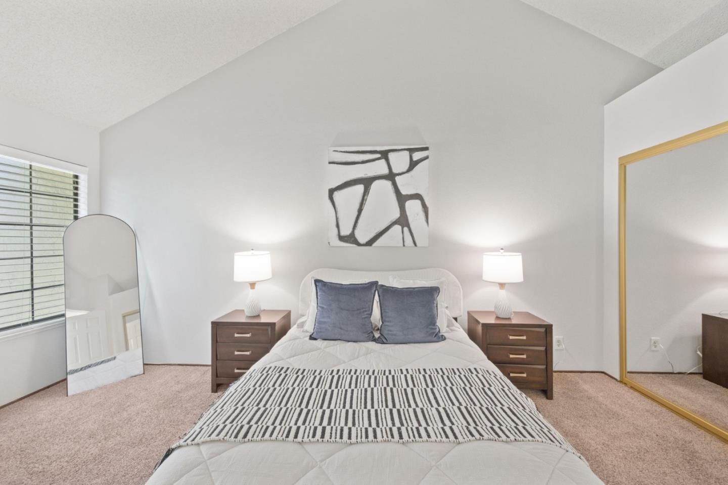 Detail Gallery Image 5 of 45 For 2624 Yerba Vista Ct, San Jose,  CA 95121 - 2 Beds | 2 Baths