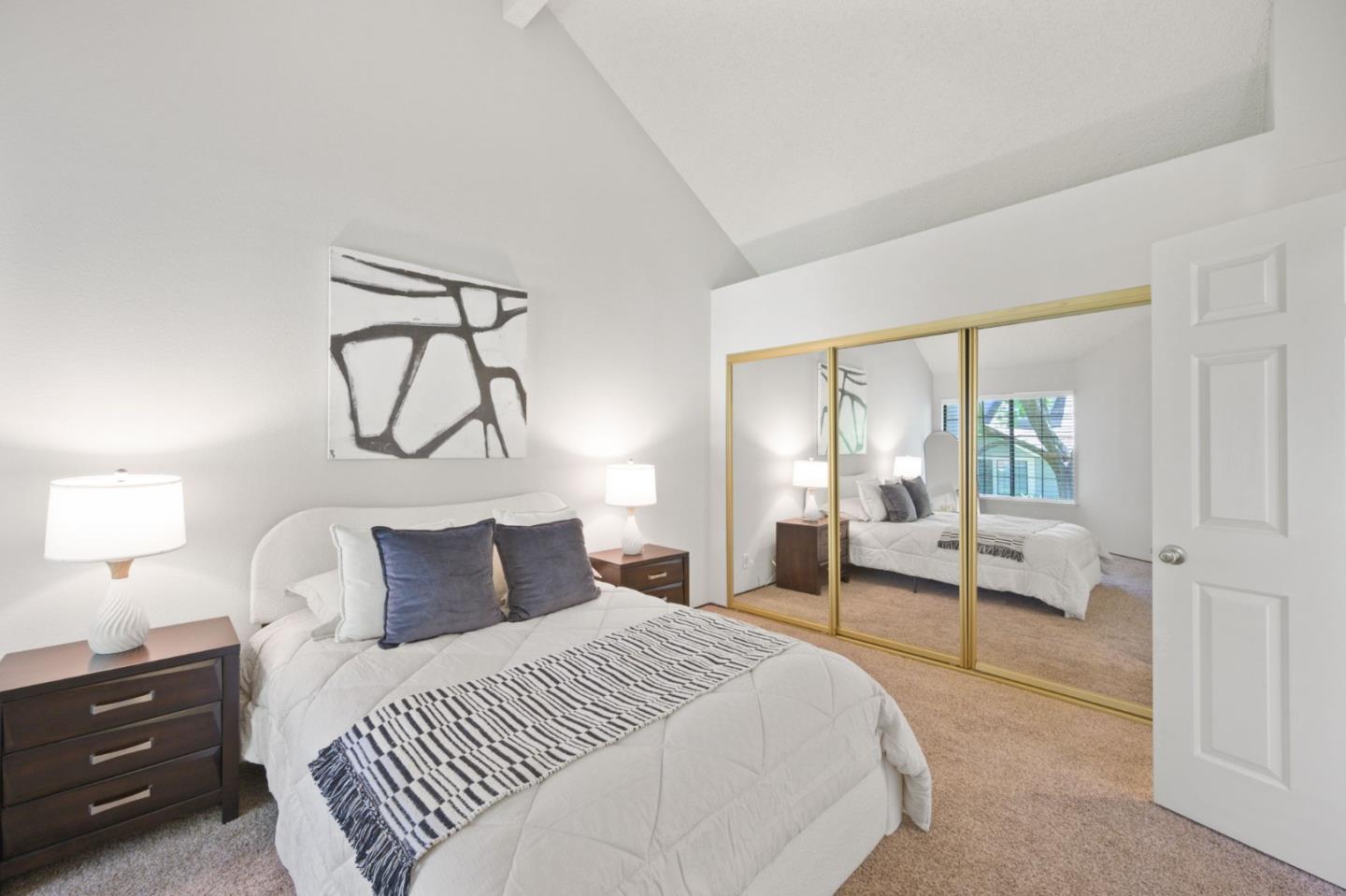 Detail Gallery Image 7 of 45 For 2624 Yerba Vista Ct, San Jose,  CA 95121 - 2 Beds | 2 Baths