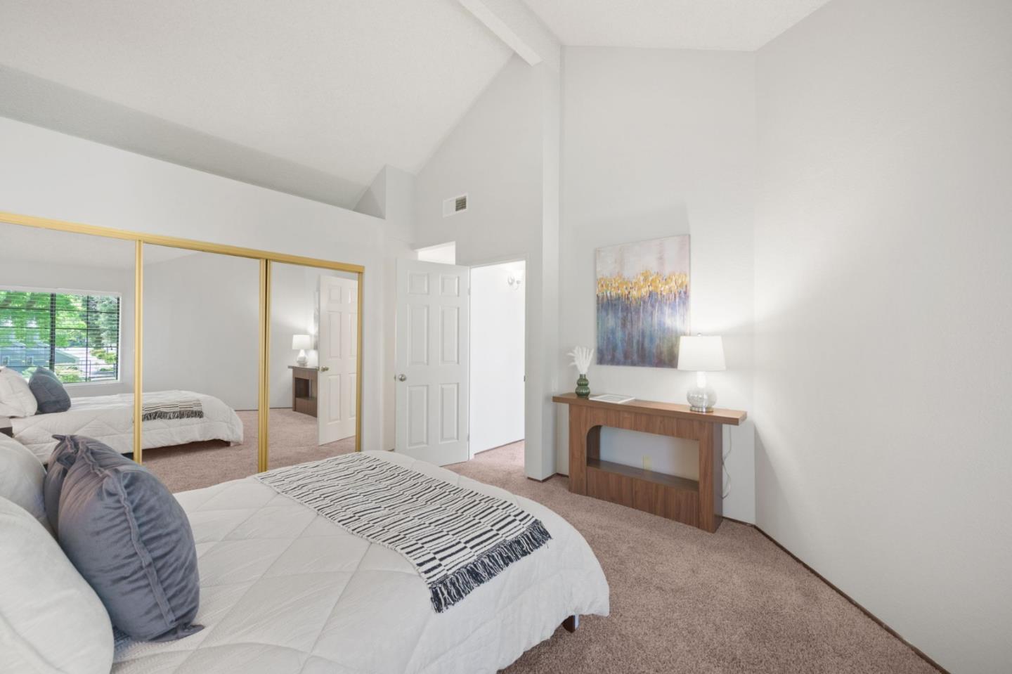 Detail Gallery Image 8 of 45 For 2624 Yerba Vista Ct, San Jose,  CA 95121 - 2 Beds | 2 Baths