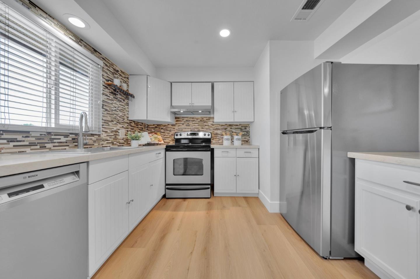 Detail Gallery Image 10 of 53 For 1518 Day Ave a,  San Mateo,  CA 94403 - 3 Beds | 1 Baths