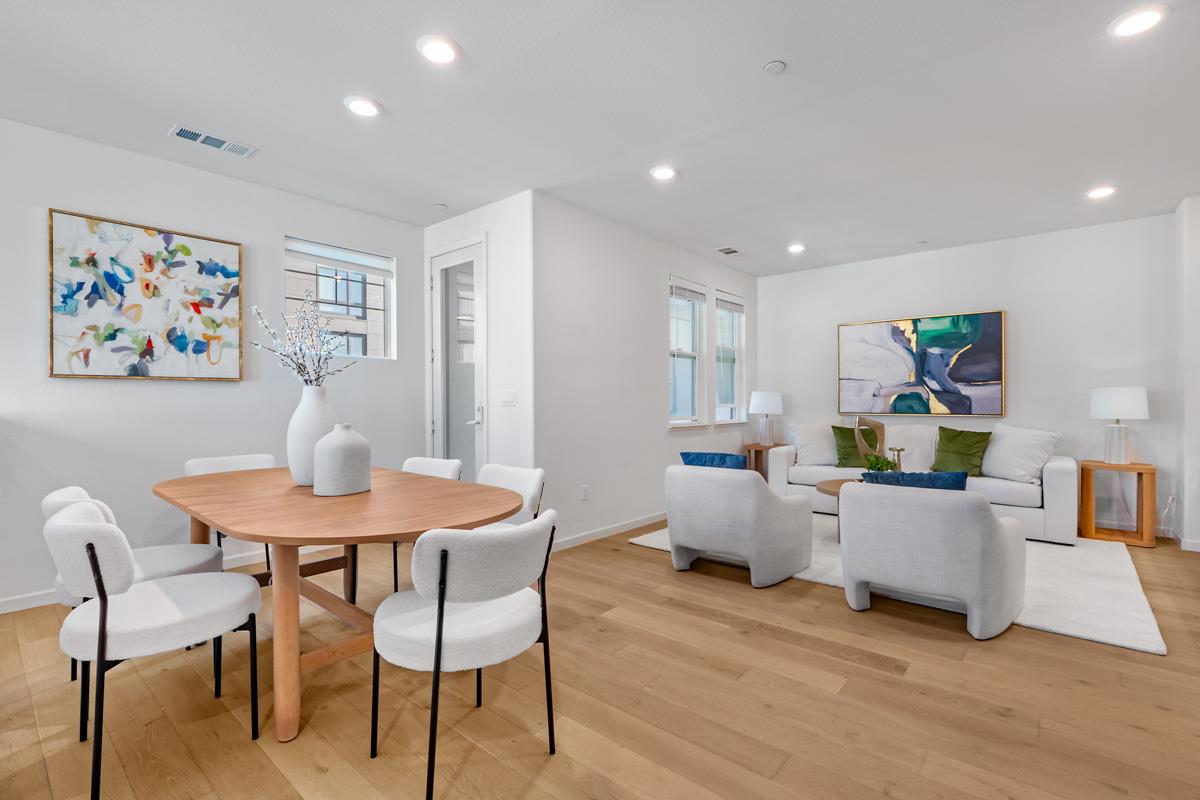 Detail Gallery Image 4 of 20 For 1587 De Rome Dr #3,  San Jose,  CA 95131 - 2 Beds | 2 Baths
