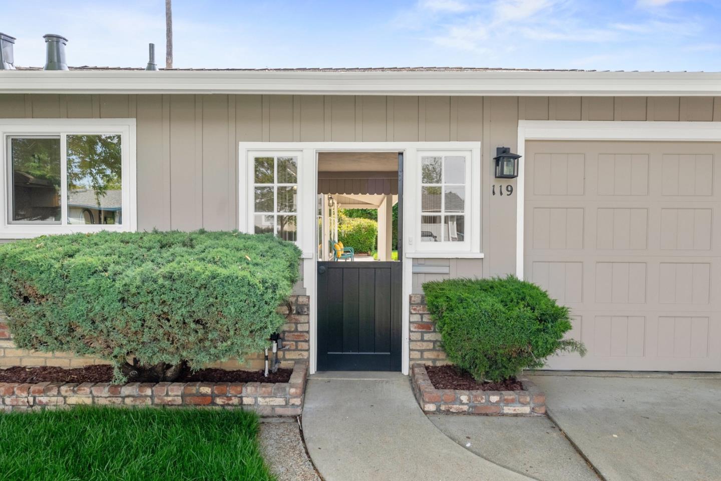 Detail Gallery Image 2 of 22 For 119 Michael Way, Santa Clara,  CA 95051 - 3 Beds | 2 Baths