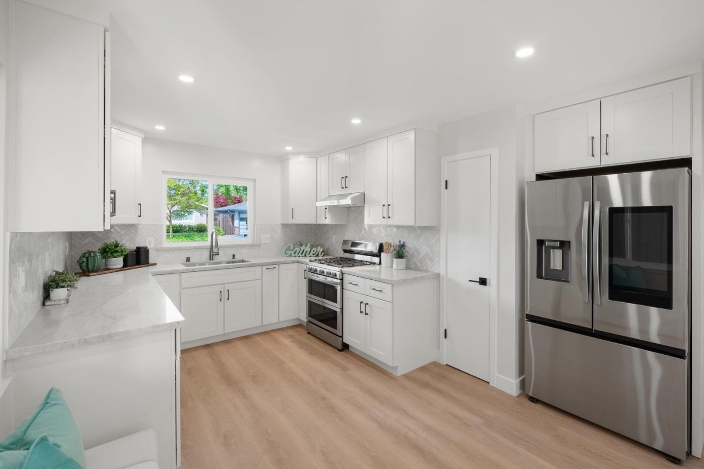 Detail Gallery Image 3 of 22 For 119 Michael Way, Santa Clara,  CA 95051 - 3 Beds | 2 Baths