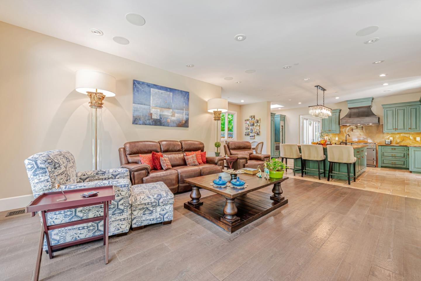 Detail Gallery Image 15 of 59 For 1998 Camino a Los Cerros, Menlo Park,  CA 94025 - 5 Beds | 4/1 Baths