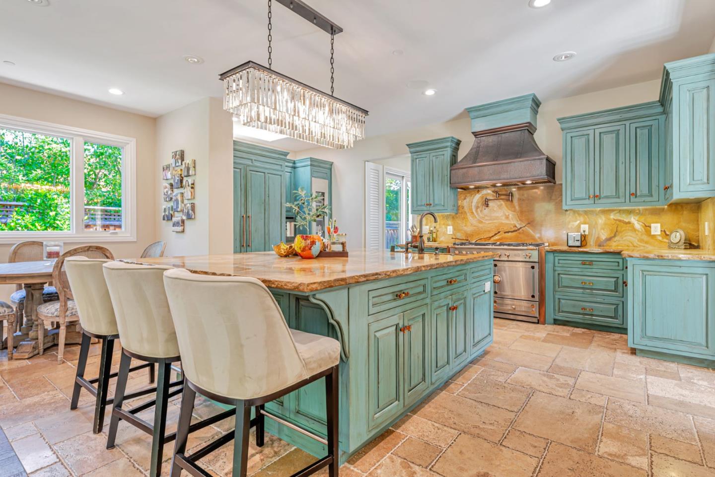 Detail Gallery Image 17 of 59 For 1998 Camino a Los Cerros, Menlo Park,  CA 94025 - 5 Beds | 4/1 Baths
