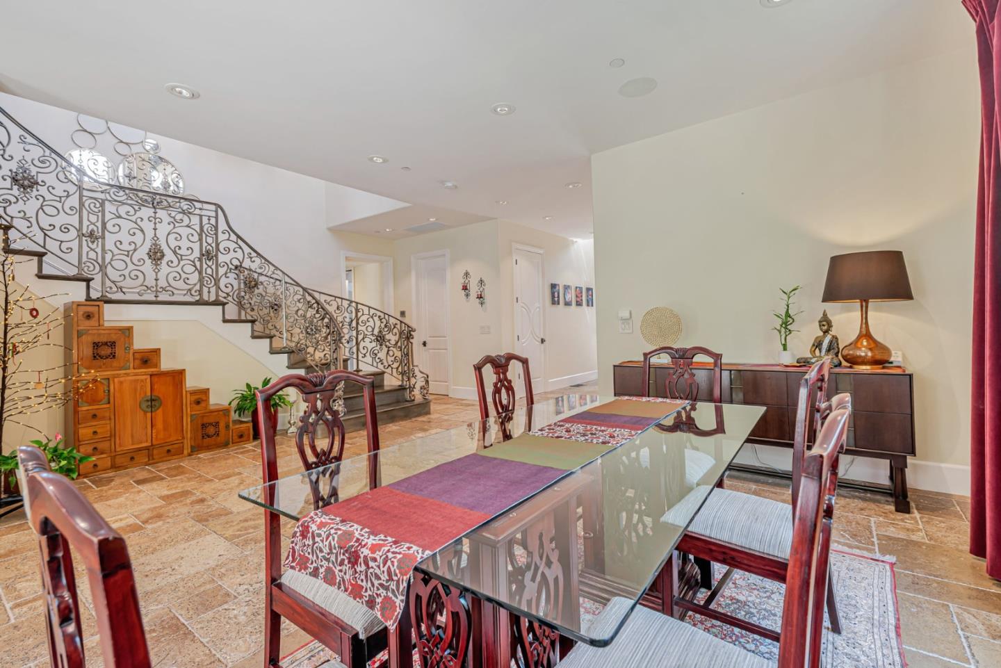 Detail Gallery Image 27 of 59 For 1998 Camino a Los Cerros, Menlo Park,  CA 94025 - 5 Beds | 4/1 Baths