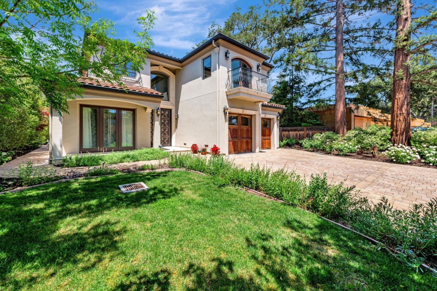 Detail Gallery Image 3 of 59 For 1998 Camino a Los Cerros, Menlo Park,  CA 94025 - 5 Beds | 4/1 Baths