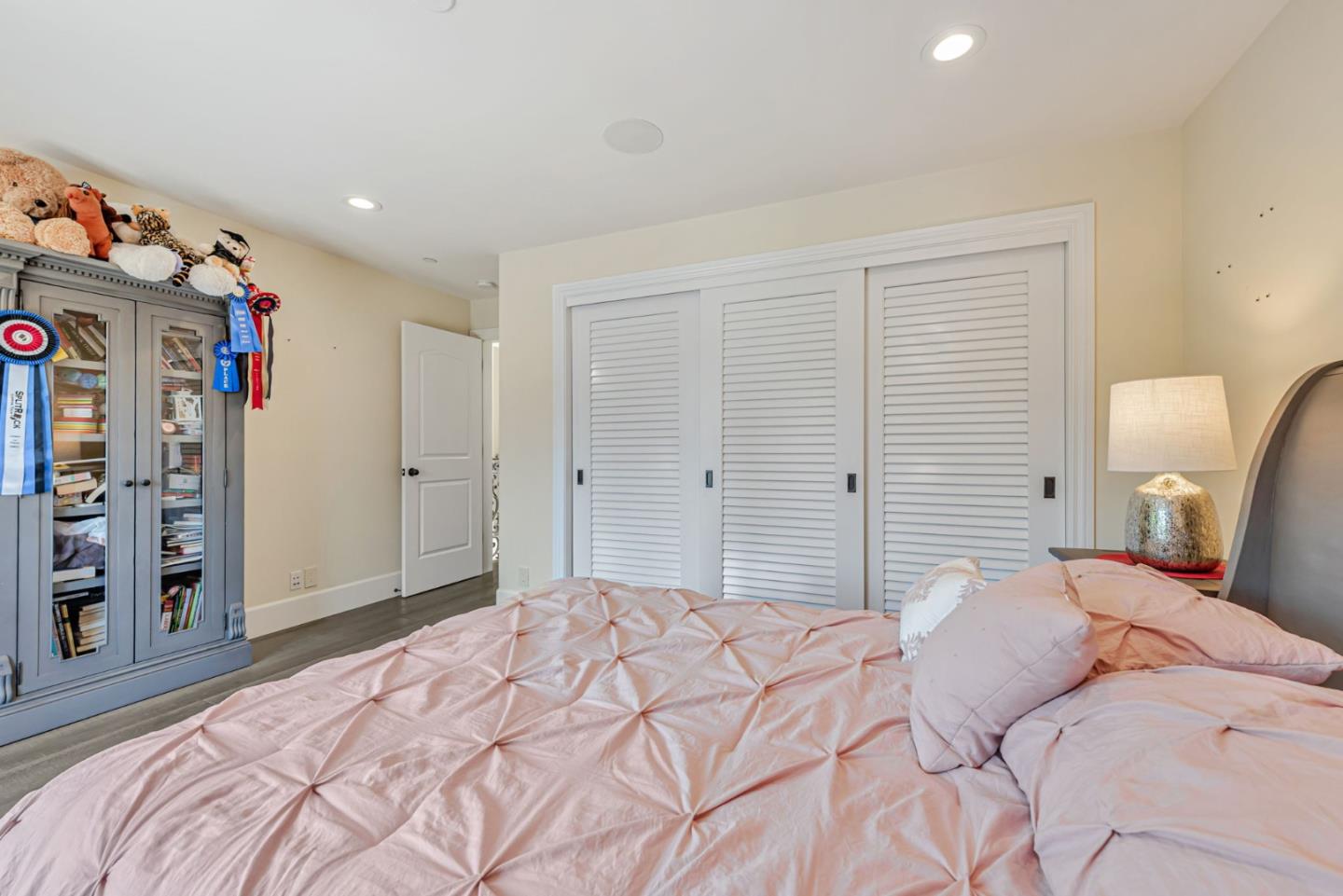Detail Gallery Image 37 of 59 For 1998 Camino a Los Cerros, Menlo Park,  CA 94025 - 5 Beds | 4/1 Baths