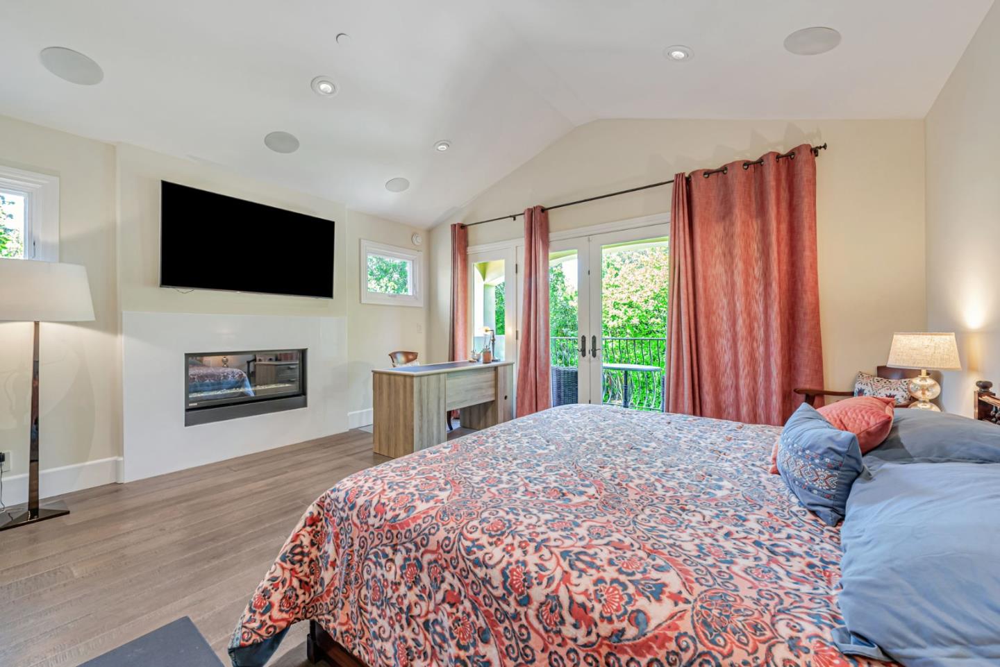 Detail Gallery Image 39 of 59 For 1998 Camino a Los Cerros, Menlo Park,  CA 94025 - 5 Beds | 4/1 Baths
