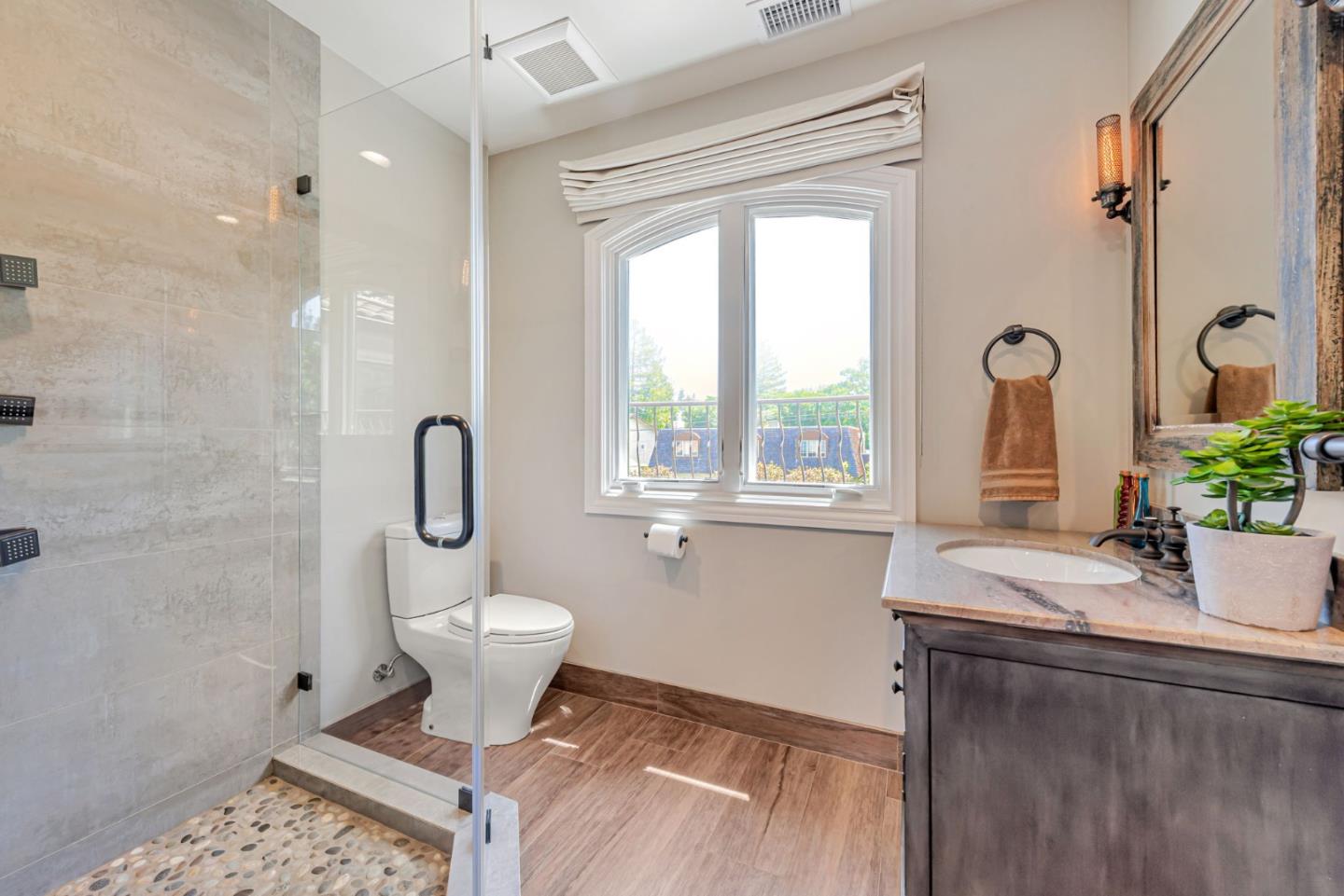 Detail Gallery Image 44 of 59 For 1998 Camino a Los Cerros, Menlo Park,  CA 94025 - 5 Beds | 4/1 Baths