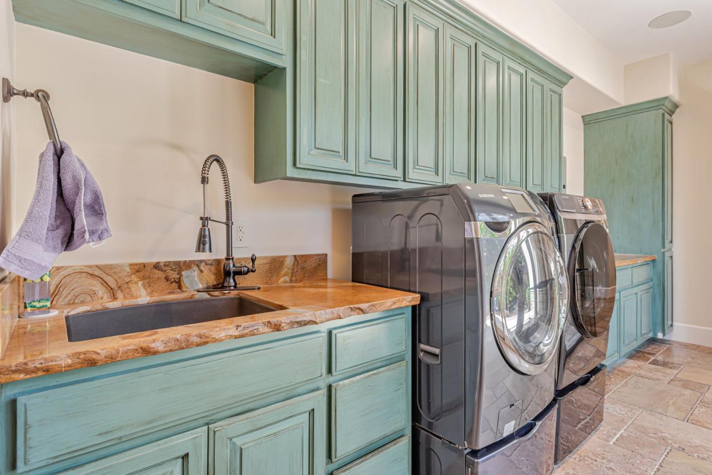 Detail Gallery Image 49 of 59 For 1998 Camino a Los Cerros, Menlo Park,  CA 94025 - 5 Beds | 4/1 Baths