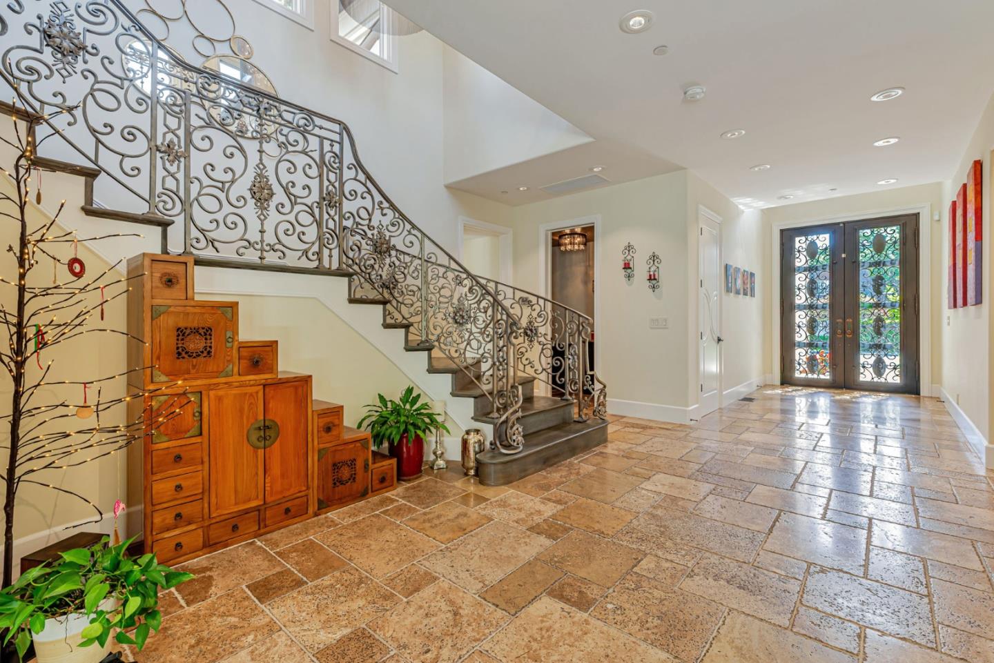 Detail Gallery Image 5 of 59 For 1998 Camino a Los Cerros, Menlo Park,  CA 94025 - 5 Beds | 4/1 Baths