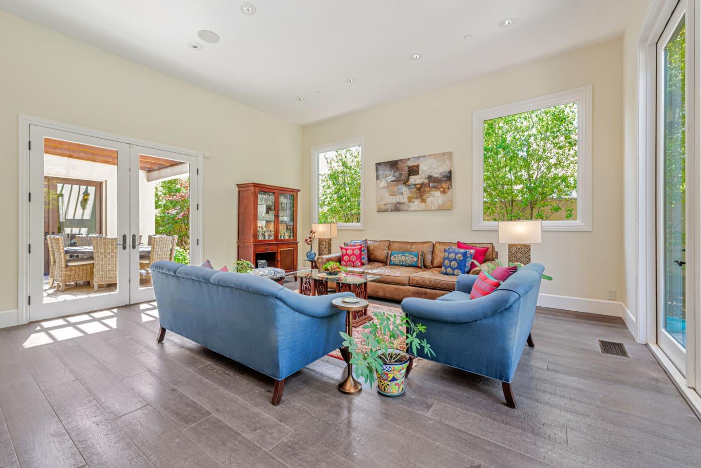 Detail Gallery Image 7 of 59 For 1998 Camino a Los Cerros, Menlo Park,  CA 94025 - 5 Beds | 4/1 Baths