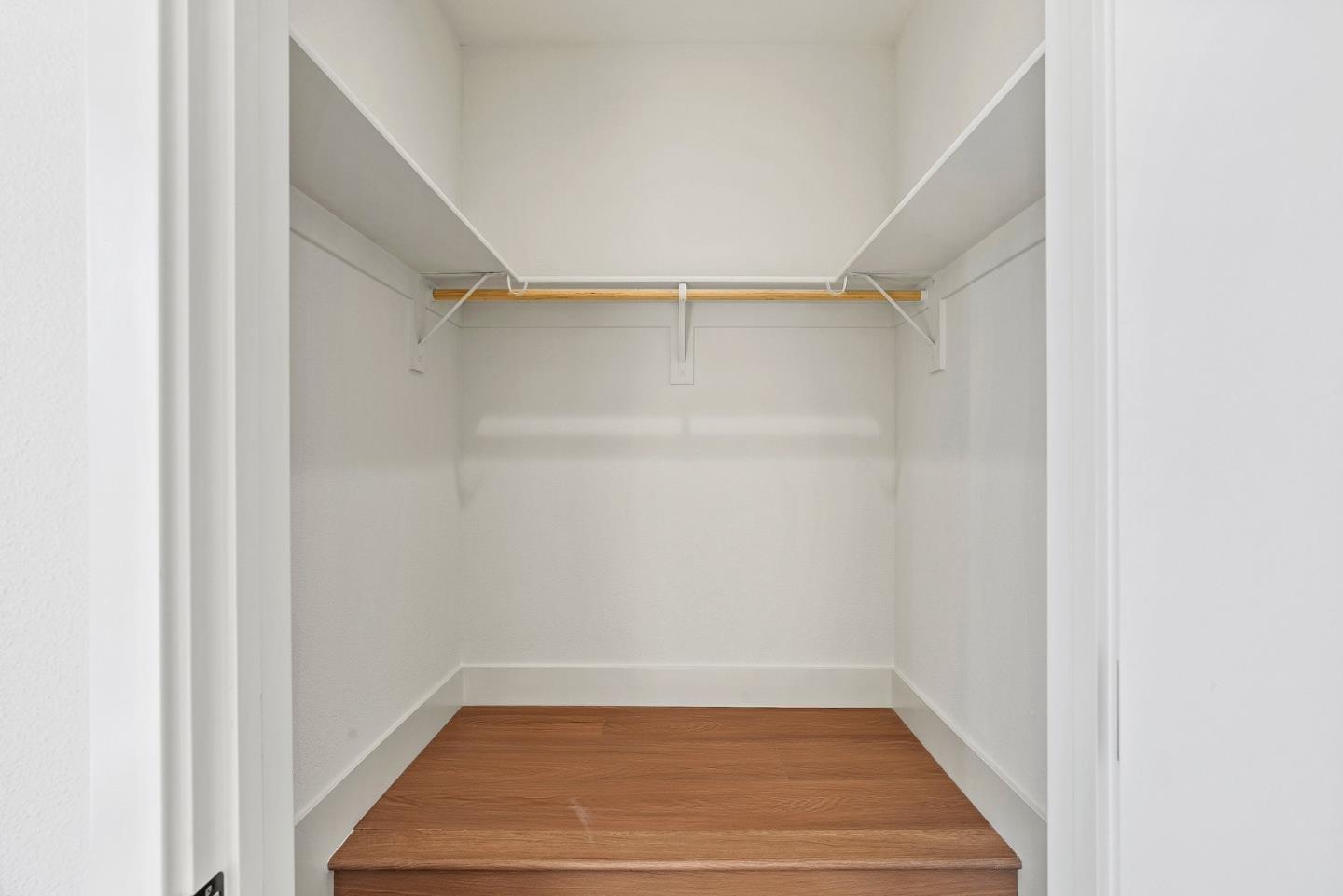 Detail Gallery Image 19 of 25 For 931 Woodside Rd, Redwood City,  CA 94061 - 4 Beds | 2/1 Baths