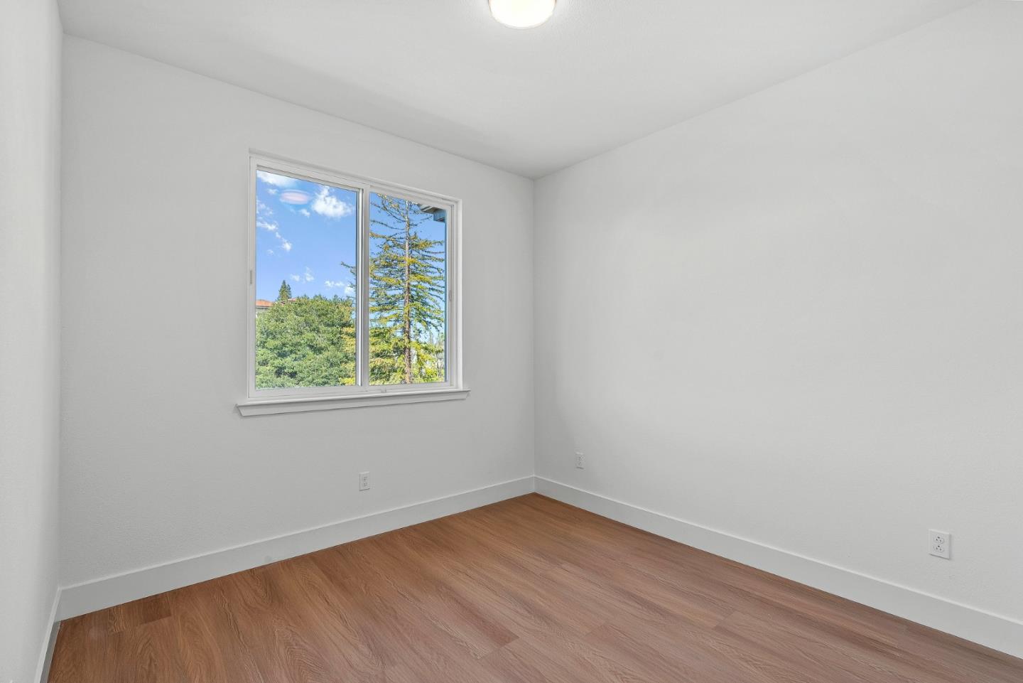 Detail Gallery Image 25 of 25 For 931 Woodside Rd, Redwood City,  CA 94061 - 4 Beds | 2/1 Baths