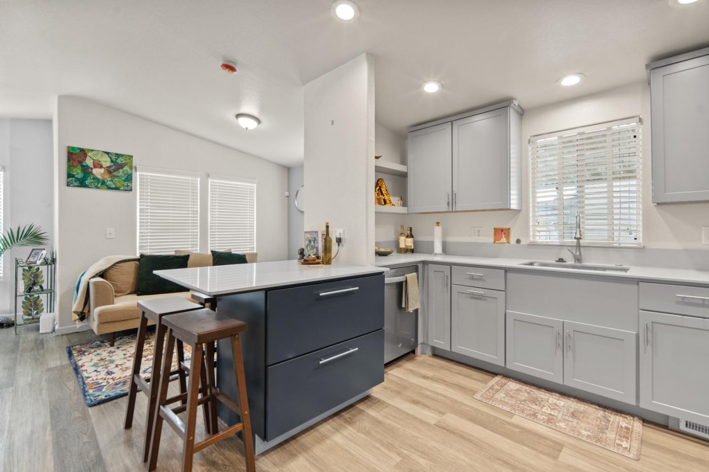 Detail Gallery Image 7 of 14 For 3320 Del Monte Blvd #11,  Marina,  CA 93933 - 2 Beds | 2 Baths