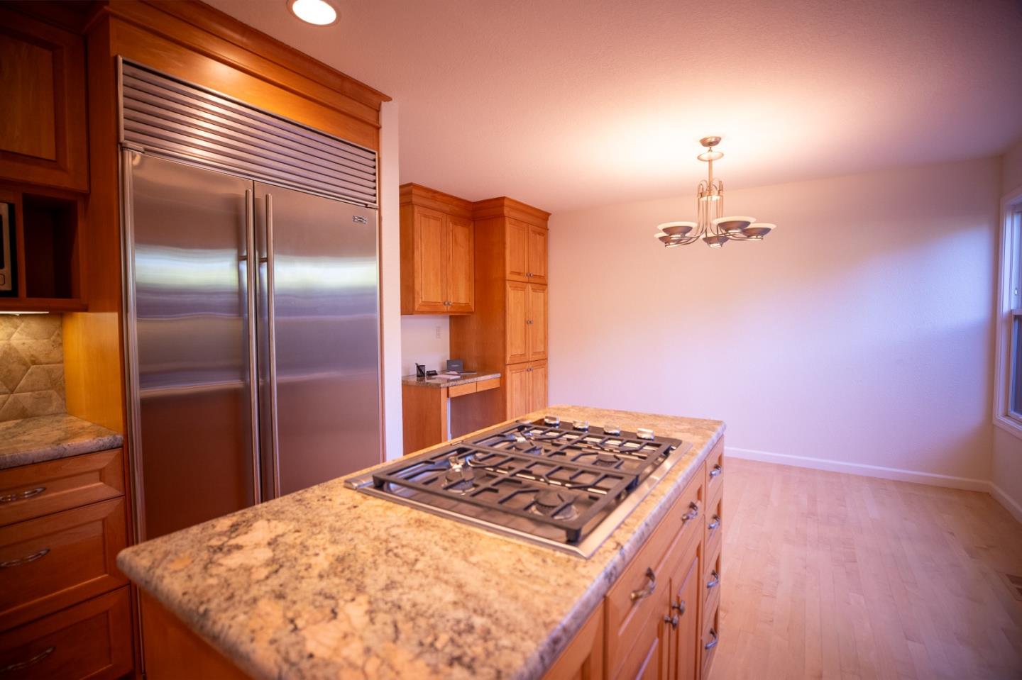 Detail Gallery Image 11 of 38 For 1210 Fiddlers Grn, San Jose,  CA 95125 - 3 Beds | 2/1 Baths