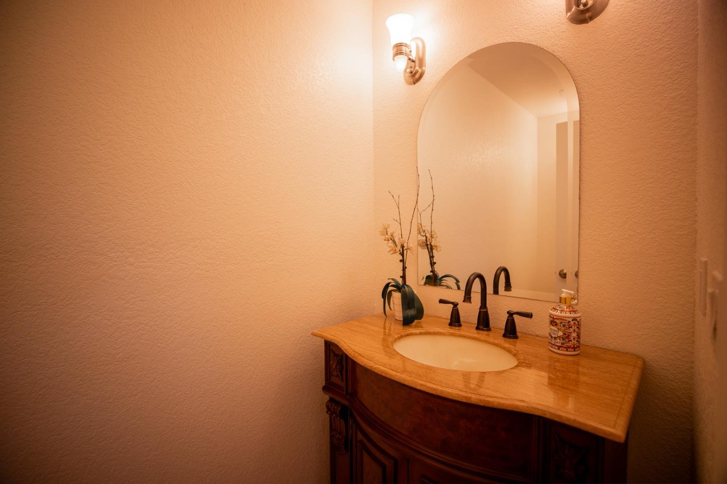 Detail Gallery Image 12 of 38 For 1210 Fiddlers Grn, San Jose,  CA 95125 - 3 Beds | 2/1 Baths