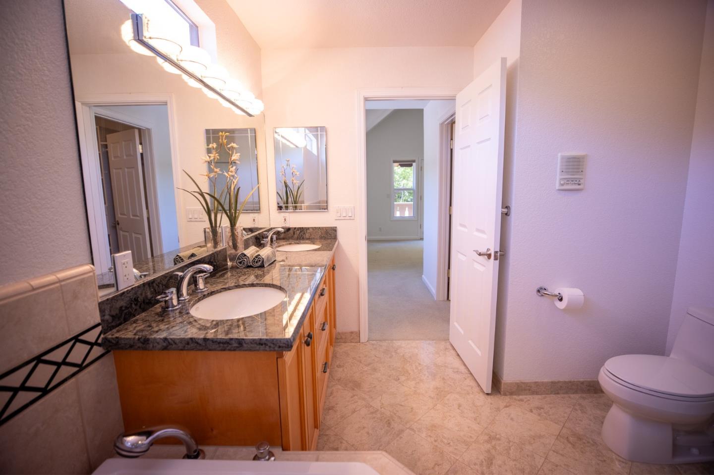 Detail Gallery Image 18 of 38 For 1210 Fiddlers Grn, San Jose,  CA 95125 - 3 Beds | 2/1 Baths